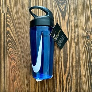 NWT Nike Hypercharge Twist 16oz Water Bottle